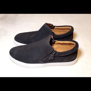 Kenneth Cole Slip On in the Color Black/White in Size 8